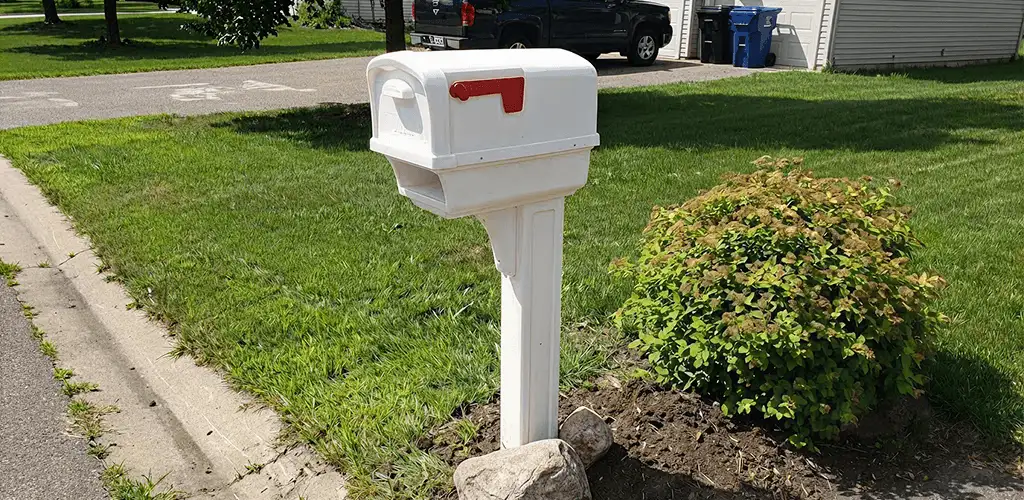 Mailbox installation for a residential curbside mailbox in Birmingham, AL